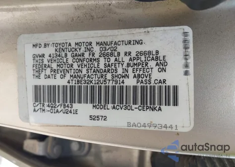 2002 Toyota Camry Le z USA, uszkodzony, nr VIN 4T1BE32K12U577914